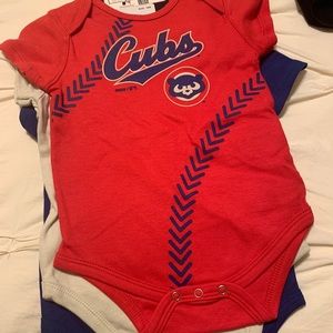 Set of 3 Chicago Cubs bodysuits